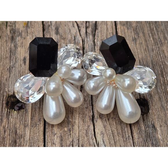 Vintage Wendy Gell Black Faux Pearl & Crystal Rhinestone Runway Clip On Earrings - Picture 2 of 9